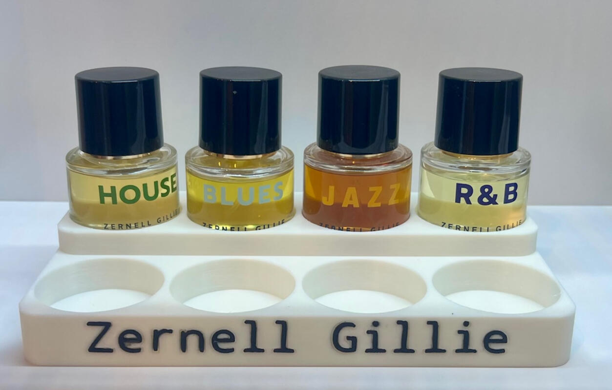 Zernell Gillie 8 Bottle Holder